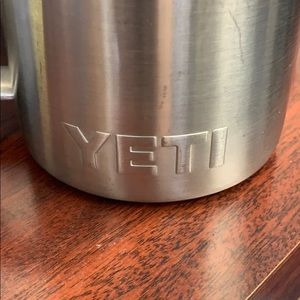 Meet your Posher, Maria